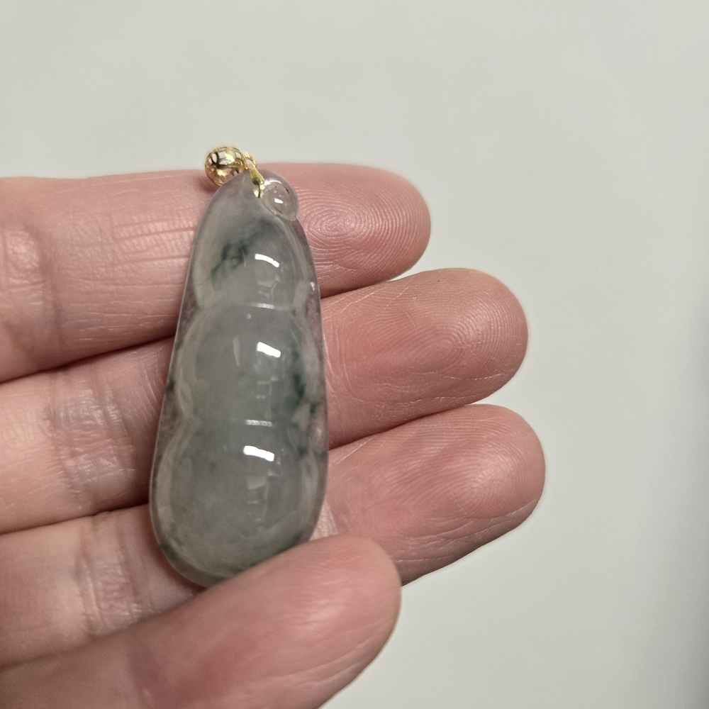 Elegant Blue Jade Peapod 18K Gold Pendant